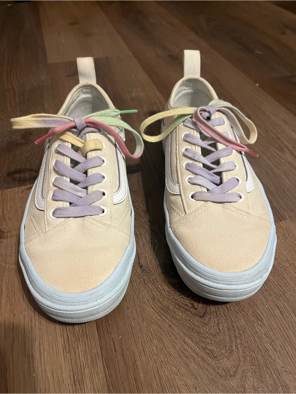 Vans Low top Cream Canvas Sneakers with Pastel Multicolor Laces